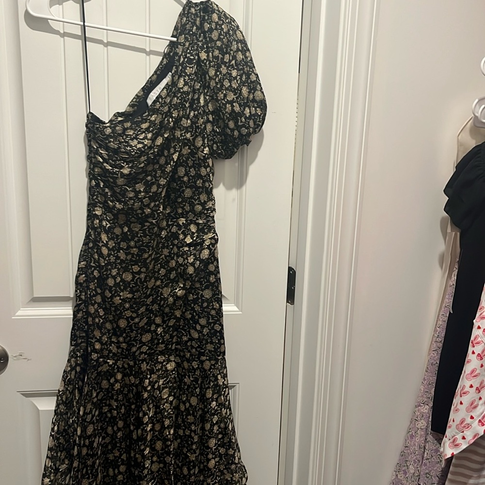 ASTR The Label Asymmetrical One-Shoulder Dress - Picture 4 of 7